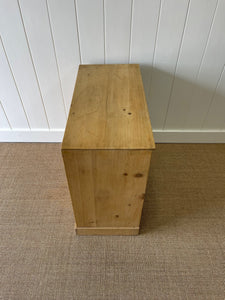 An Antique English Pine Chest of Drawers/Dresser with Brass Hardware c1830