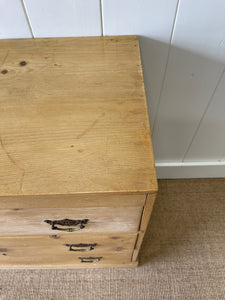 An Antique English Pine Chest of Drawers/Dresser with Brass Hardware c1830