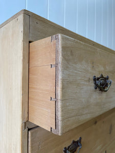 An Antique English Pine Chest of Drawers/Dresser with Brass Hardware c1830