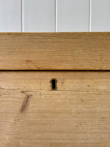 An Antique English Pine Chest of Drawers/Dresser with Brass Hardware c1830
