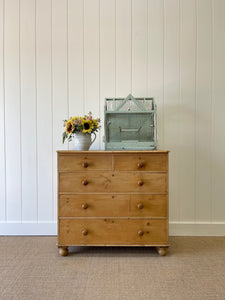 An Antique English Pine Chest of Drawers/Dresser c1890