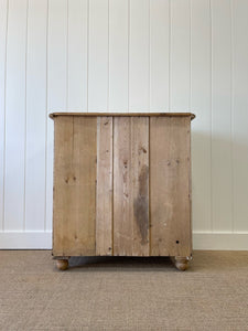 An Antique English Pine Chest of Drawers/Dresser c1890