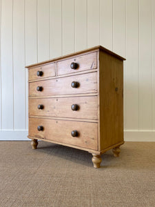 An Antique English Pine Chest of Drawers/Dresser c1890