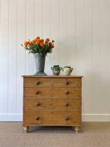 An Antique English Pine Chest of Drawers/Dresser c1890