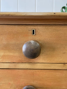 An Antique English Pine Chest of Drawers/Dresser c1890