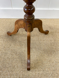 An Antique English Walnut Tilt-top Table c1800