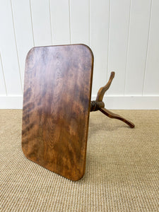 An Antique English Walnut Tilt-top Table c1800