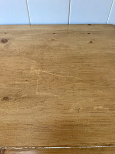 An Antique English Pine Chest of Drawers Dresser with Wooden Knobs c1880