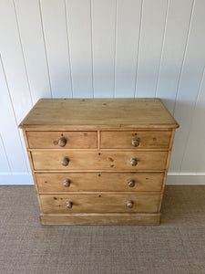 An Antique English Pine Chest of Drawers Dresser with Wooden Knobs c1880