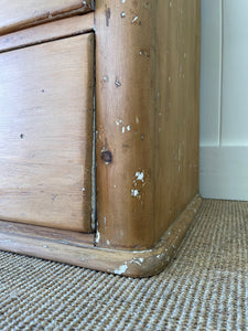 An Antique Pine Chest of Drawers/Dresser c1890