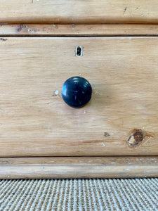 An Antique Pine Chest of Drawers/Dresser c1890