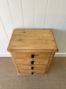 An Antique Pine Chest of Drawers/Dresser c1890