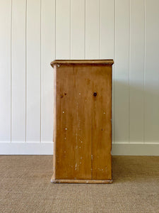 An Antique Pine Chest of Drawers/Dresser c1890
