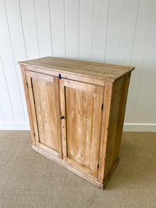 A Rustic English 19th Century Pine Cupboard c1880