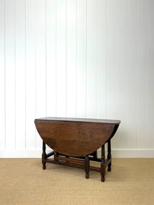 A Very Good Antique English Country Oak Drop Leaf Gate Leg Table c1800