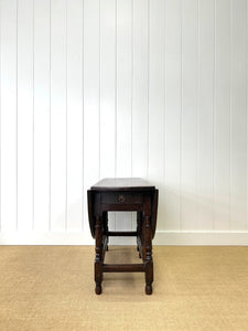 A Very Good Antique English Country Oak Drop Leaf Gate Leg Table c1800