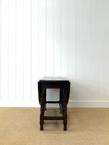 A Very Good Antique English Country Oak Drop Leaf Gate Leg Table c1800