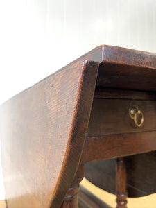 A Very Good Antique English Country Oak Drop Leaf Gate Leg Table c1800