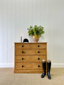 An Antique English Pine Chest of Drawers/Dresser with Dark Knob Hardware c1890