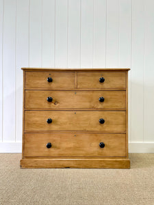 An Antique English Pine Chest of Drawers/Dresser with Dark Knob Hardware c1890