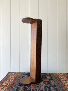 An English Late 19th Century Moveable Oak Bookshelf