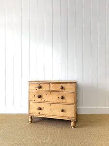 A 19th Century English Pine Chest of Drawers/Dresser with Tulip Feet