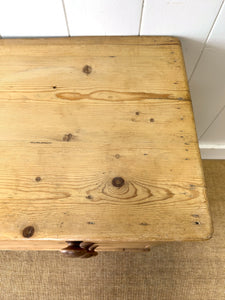 A 19th Century English Pine Chest of Drawers/Dresser with Tulip Feet