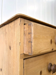 A 19th Century English Pine Chest of Drawers/Dresser with Tulip Feet