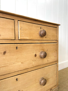 A 19th Century English Pine Chest of Drawers/Dresser with Tulip Feet