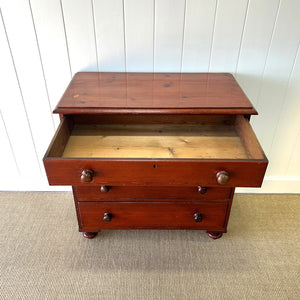 A 19th Century English Chest of Drawers/Dresser