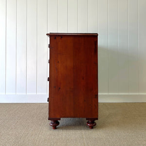 A 19th Century English Chest of Drawers/Dresser