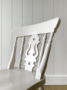 A Vintage Set of 8 Fiddleback Chairs