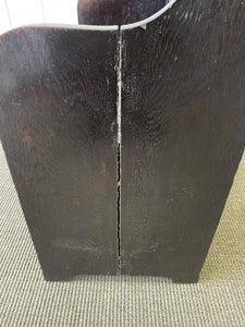 An Antique English Oak Settle with Seat Storage