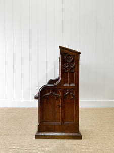 Antique English 19th Century Gothic Oak Settle/Hall Bench