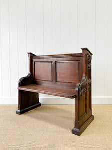 Antique English 19th Century Gothic Oak Settle/Hall Bench