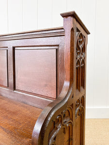 Antique English 19th Century Gothic Oak Settle/Hall Bench