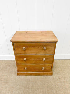 An Antique English Pine Chest of Drawers Dresser c1890