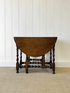 A Very Good Antique English Country Oak Drop Leaf Gate Leg Table