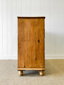 A 19th Century English Chest of Drawers/Dresser