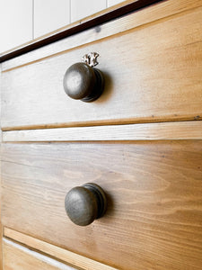 A 19th Century English Chest of Drawers/Dresser