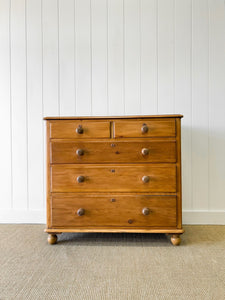 A 19th Century English Chest of Drawers/Dresser