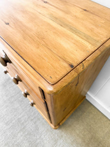 A 19th Century English Chest of Drawers/Dresser