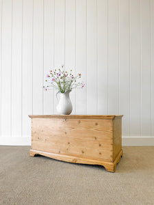 An English Pine Blanket Box or Toy Box Early 19th Century