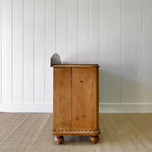 An Antique English Pine Chest of Drawers Dresser Tulip Feet c1890