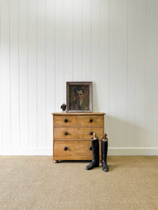 An Antique English Pine Chest of Drawers Dresser with Dark Knobs c1890