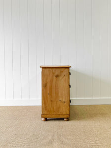 An Antique English Pine Chest of Drawers Dresser with Dark Knobs c1890
