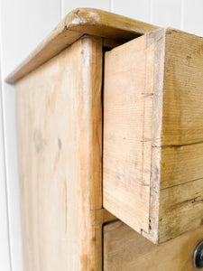 An Antique English Pine Chest of Drawers Dresser with Dark Knobs c1890