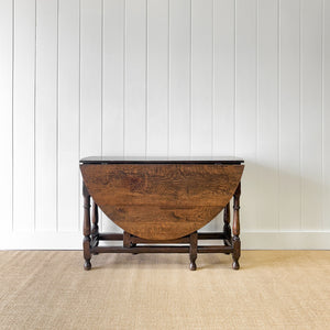 A Very Good Antique English Country Oak Drop Leaf Gate Leg Table