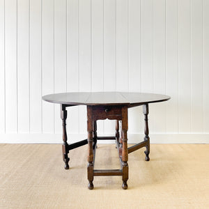 A Very Good Antique English Country Oak Drop Leaf Gate Leg Table
