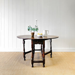 A Very Good Antique English Country Oak Drop Leaf Gate Leg Table